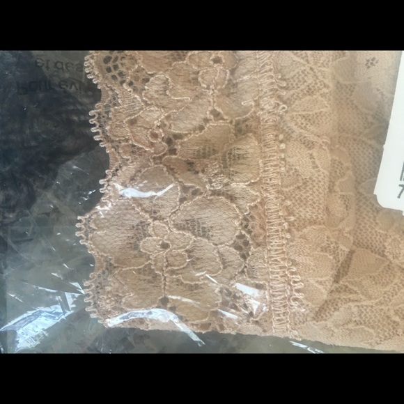 Forever 21 Lace Bandeau - Picture 3 of 3